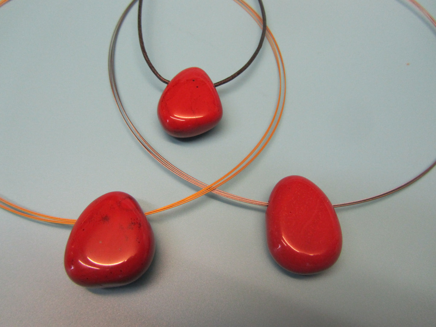 Anhänger Jaspis rot gebohrt