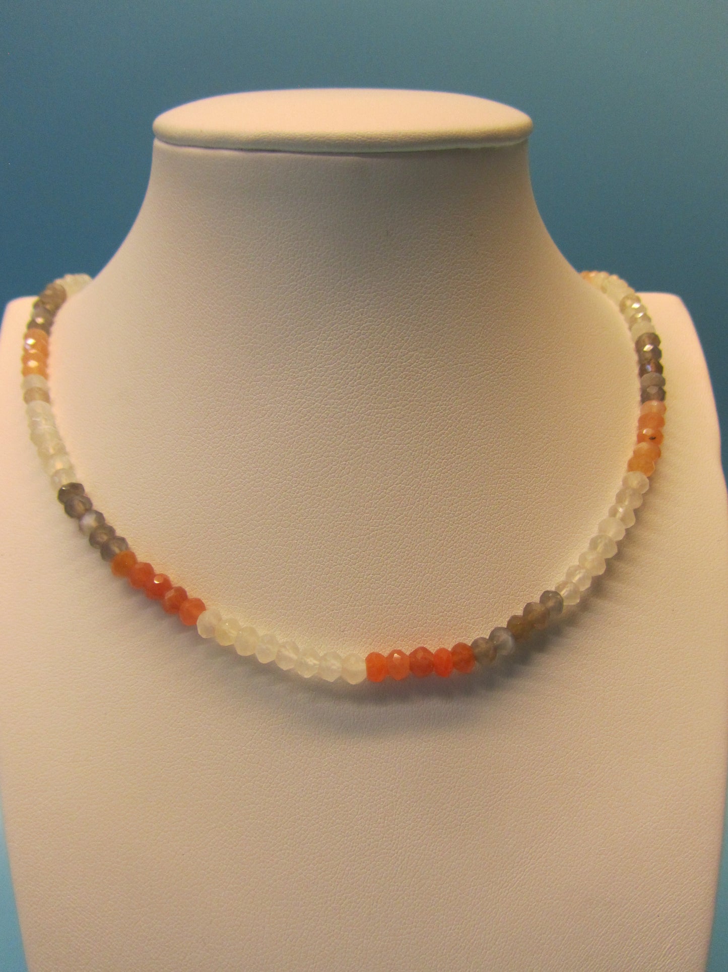 Kette Mondstein