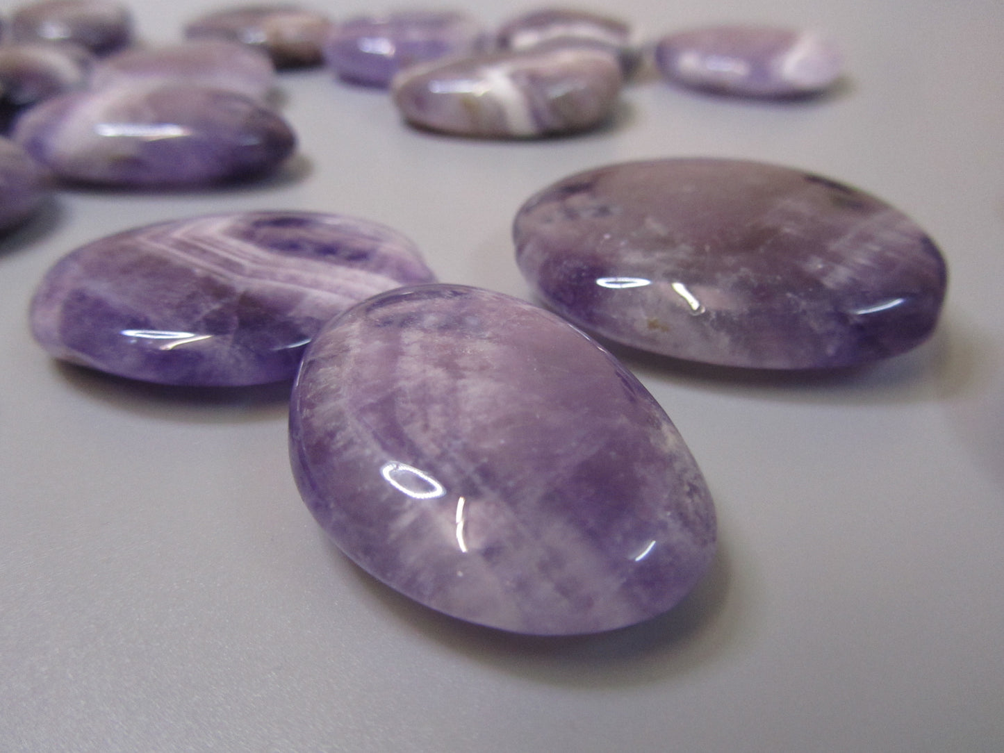 Handschmeichler Amethyst ( Stein für Entspannung )